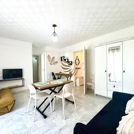 Le Petit Nid Azuré Ac Balcony Private Parking Apartamento *